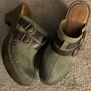 Like new leather Born clog